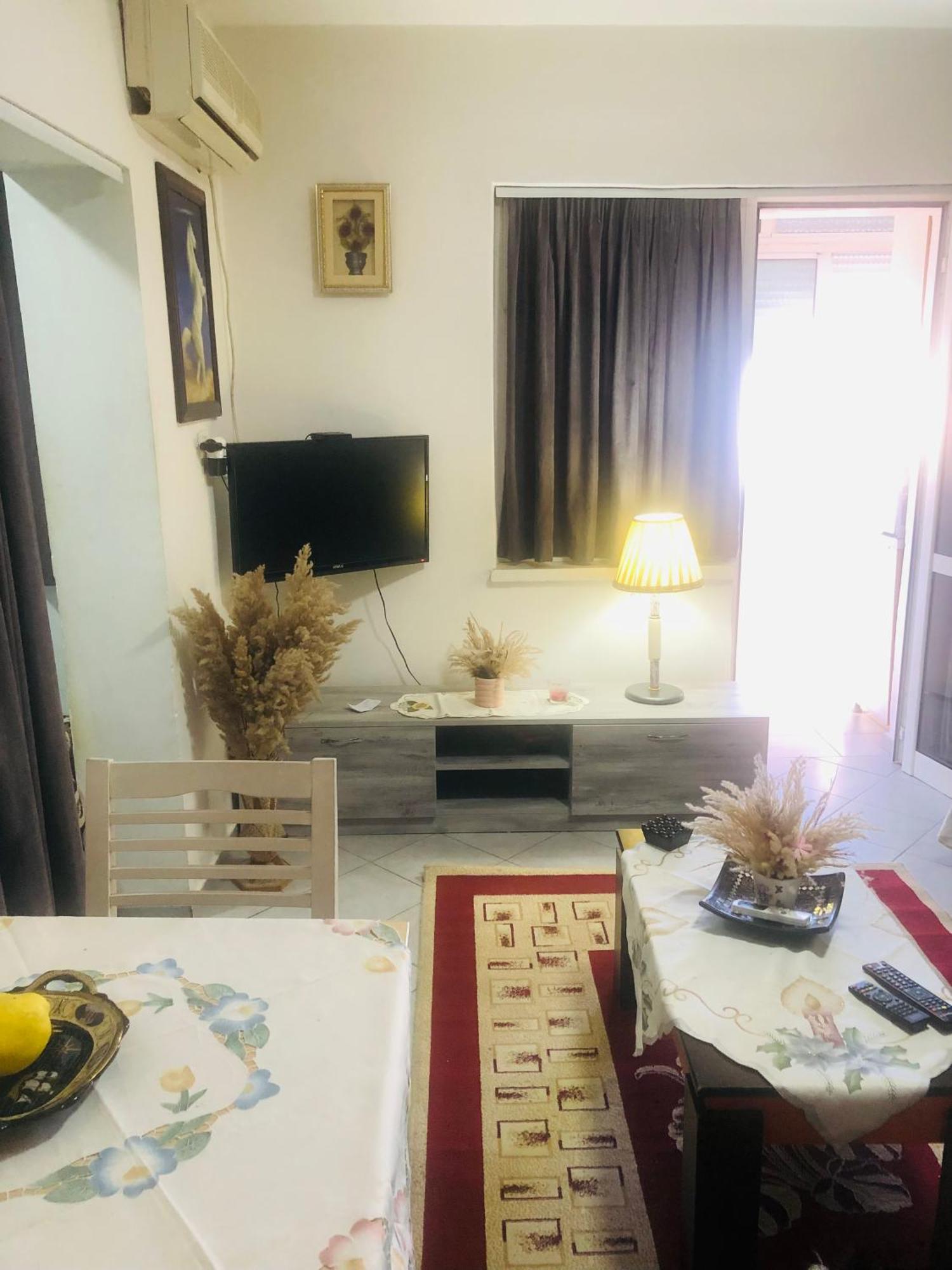 Entire Flat To Chill, In Center Of Appartement