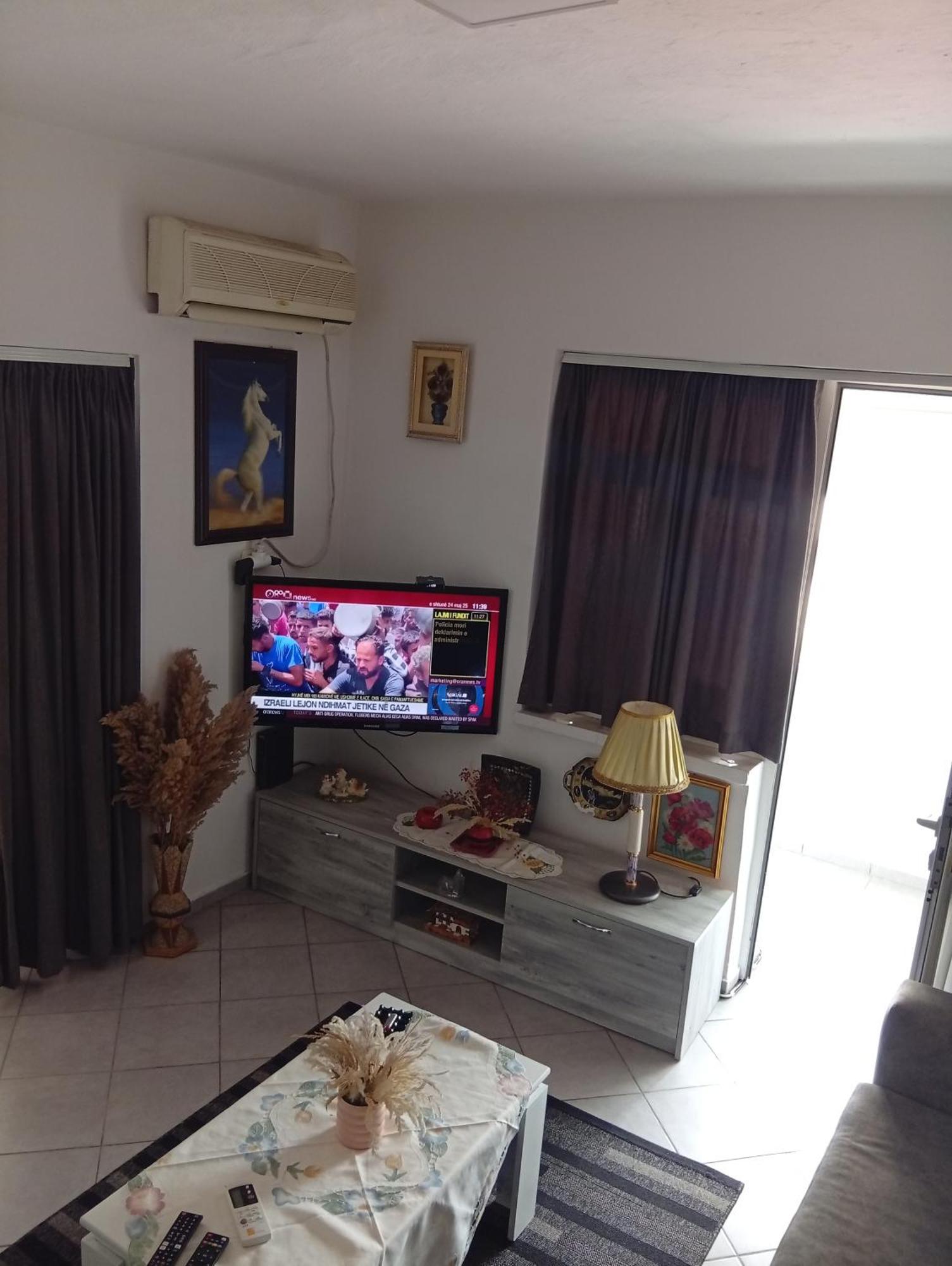 Appartement Entire Flat To Chill, In Center Of *
