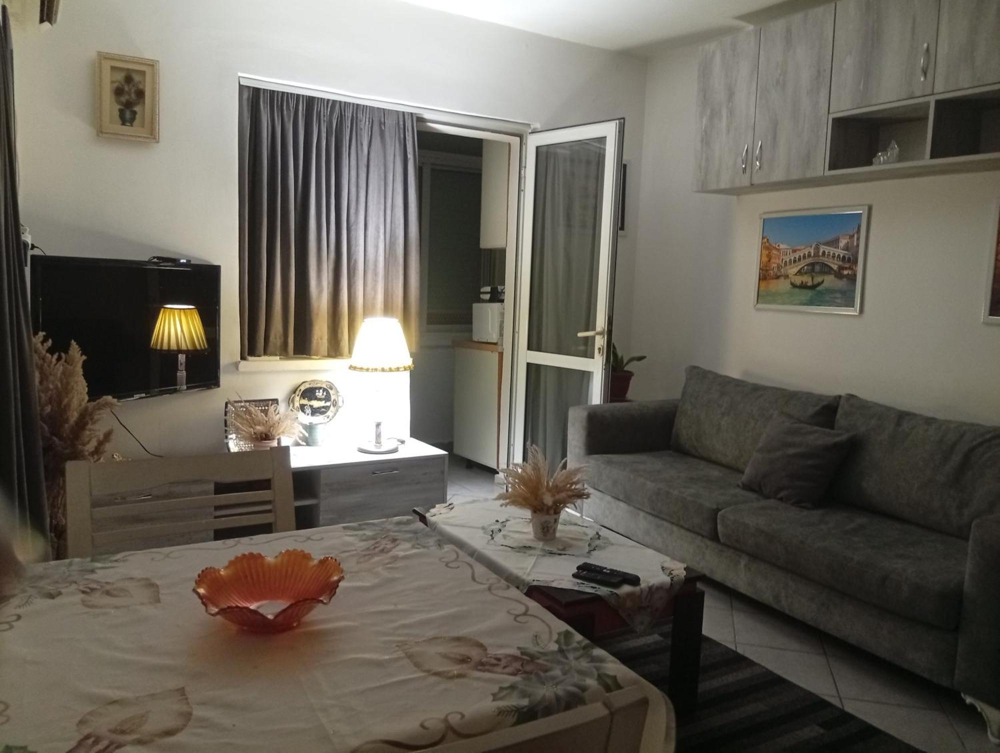 Appartement Entire Flat To Chill, In Center Of